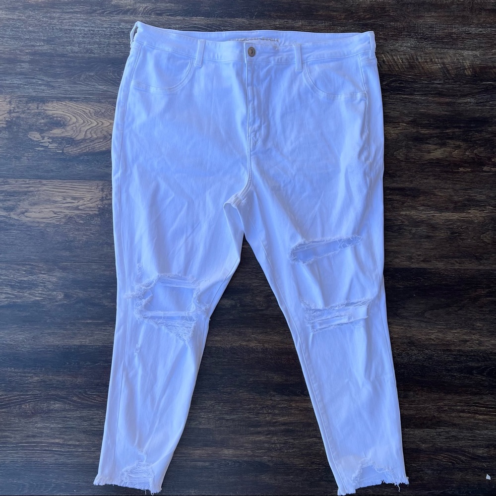 American Eagle High Rise White Distressed Jegging
